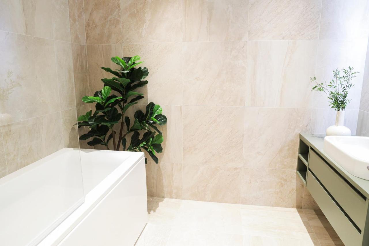 Kadriorg Plaza 2 Bedroom Free Parking Leilighet